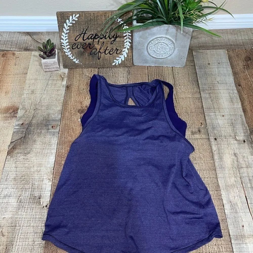 💜 Lululemon Twist & Reach Tank
Heathered Aeon